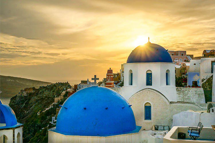 SANTORINI-ISLAND-FOR-TWO